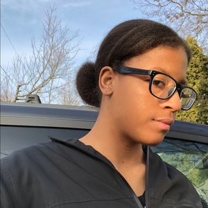 Meet your Posher, Mia